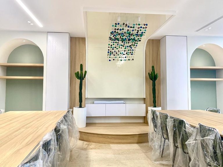 دکوراسیون مزون لباس